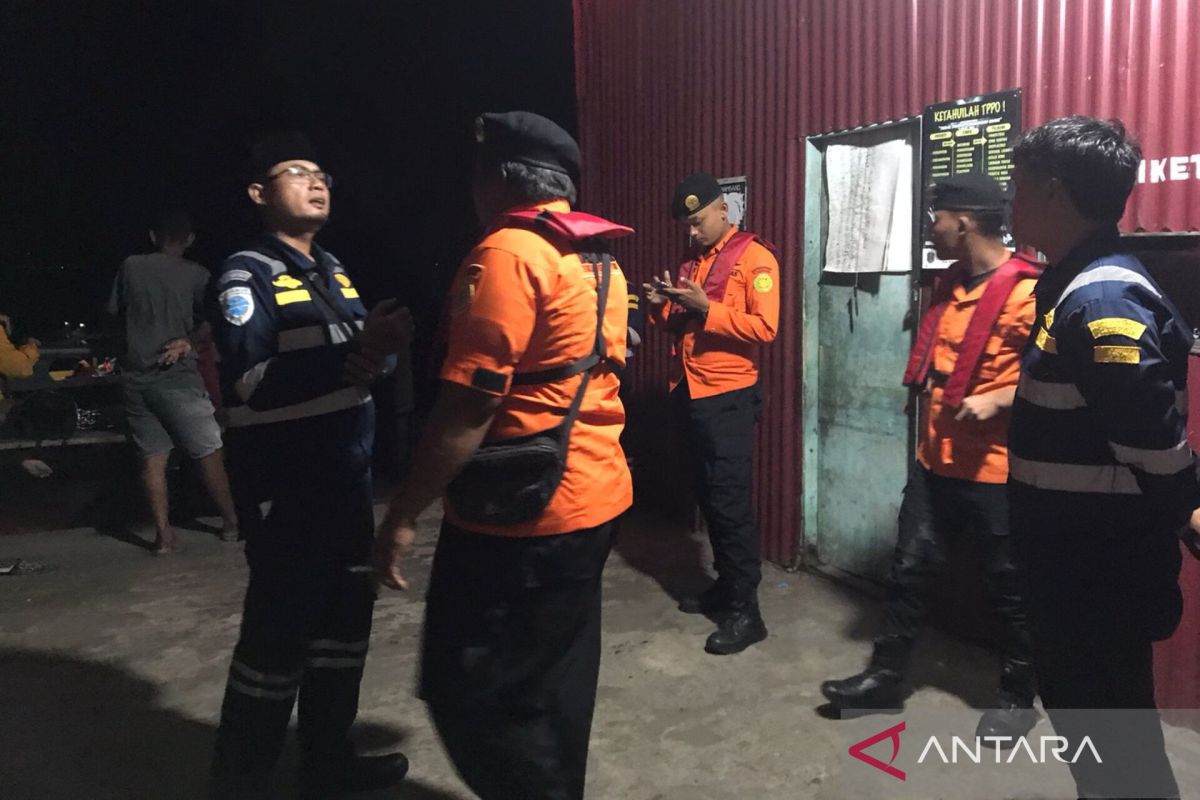 Tim SAR evakuasi perahu tenggelam akibat tabrakan di Sebatik 