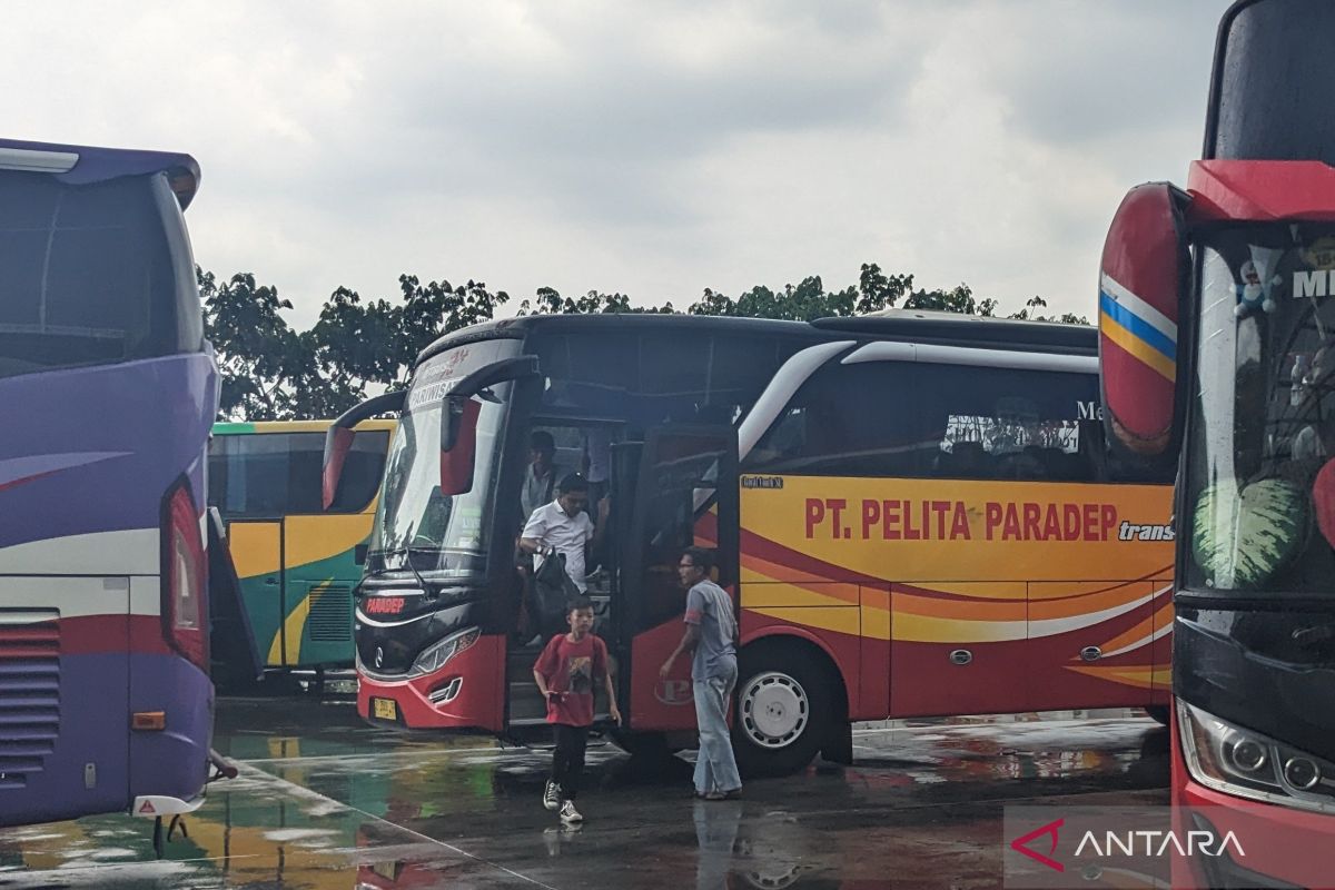 Arus balik di Terminal Amplas Medan  melandai