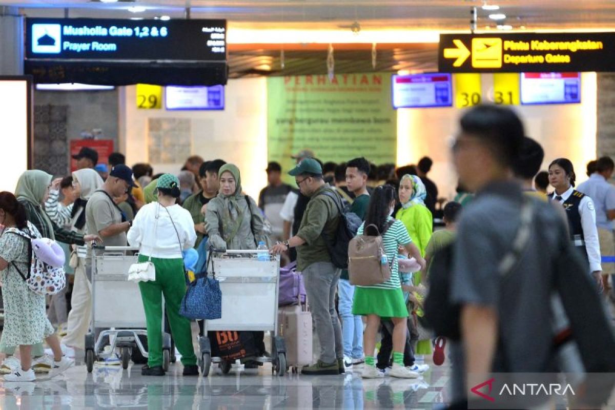 Indonesia's air passengers up 4 percent during Eid homecoming season