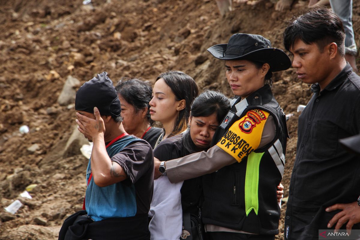 Dinkes Sulsel mengirim bantuan untuk korban longsor di Tana Toraja