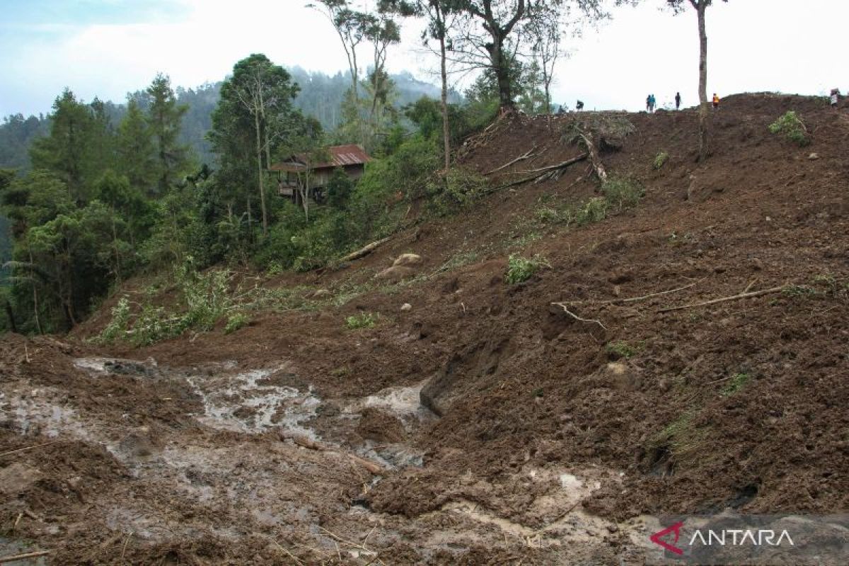 Delapan Belas Warga Meninggal Dunia Akibat Bencana Tanah Longsor Di ...