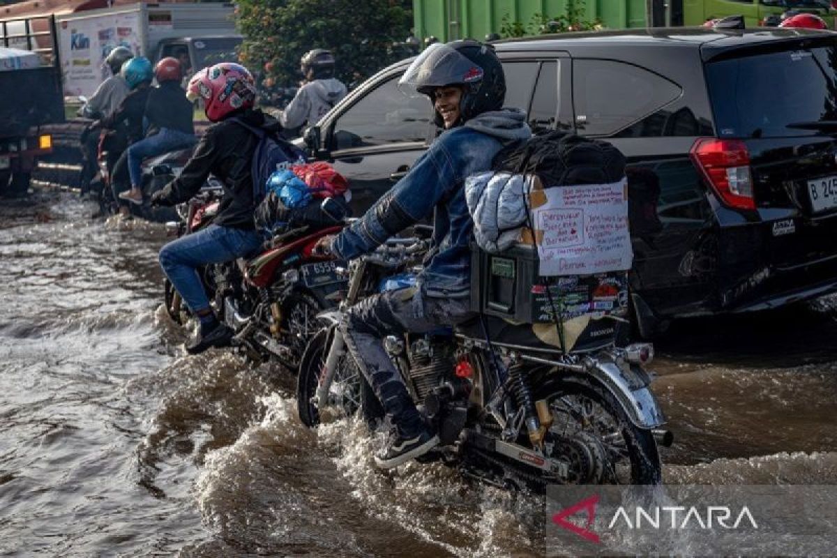 BMKG imbau masyarakat di beberapa daerah untuk waspadai potensi hujan lebat