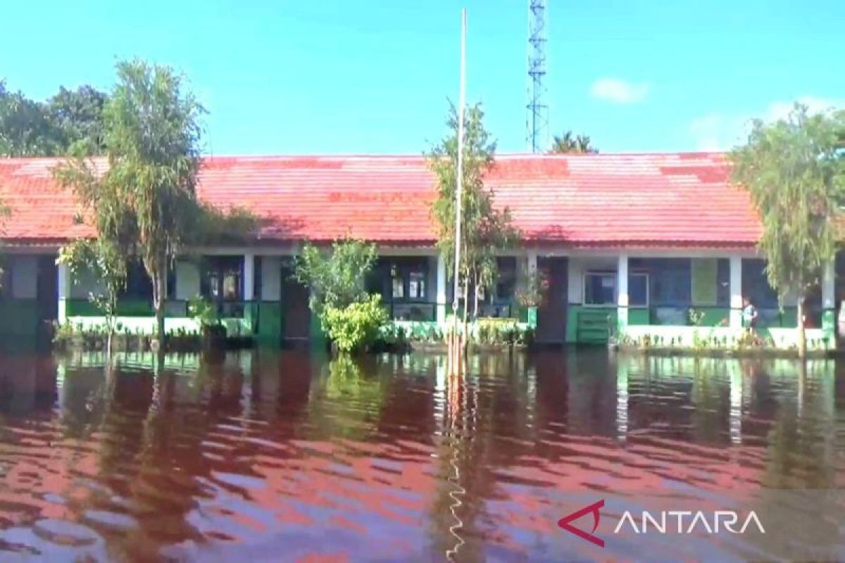 Sebuah sekolah di Sampit diliburkan akibat banjir