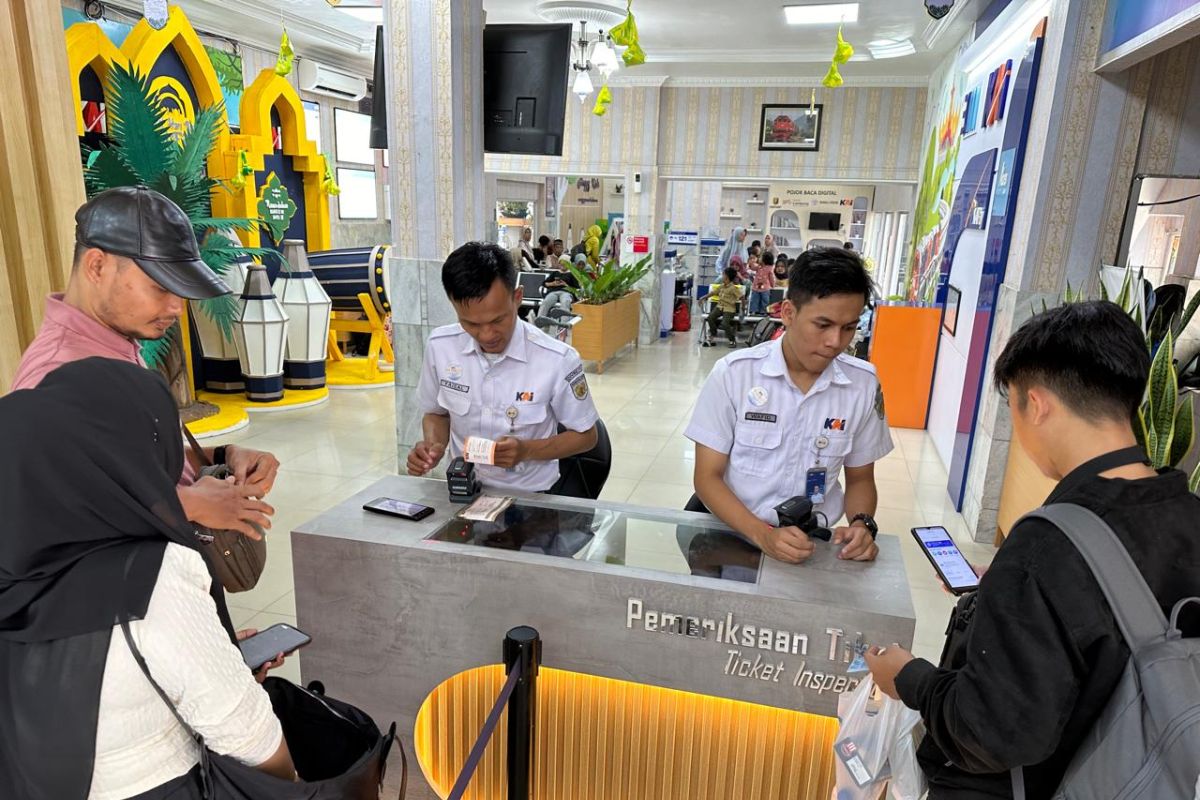 KAI Tanjungkarang Lampung catat penjualan 67.735 tiket selama arus mudik Lebaran