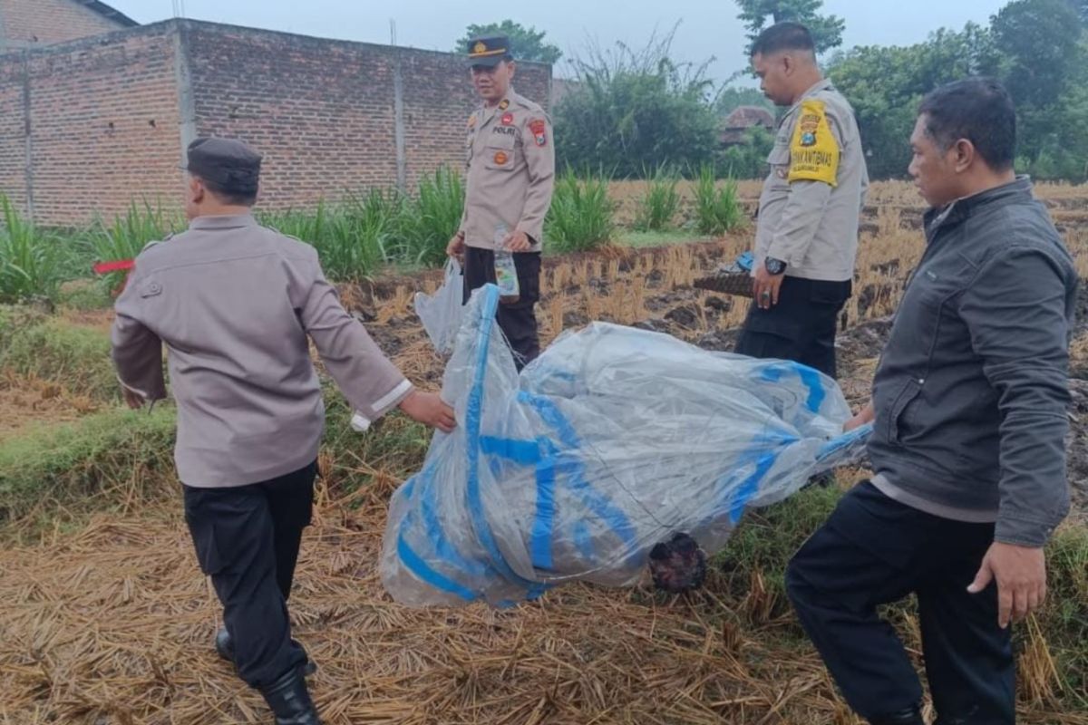 Polisi temukan balon udara di jalur penerbangan komersial di Ponorogo