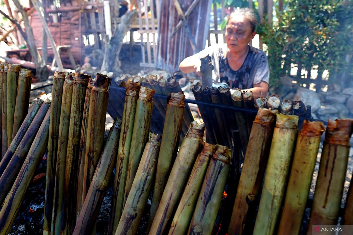 Bupati Gorontalo sebut Lebaran Ketupat tingkatkan ekonomi masyarakat