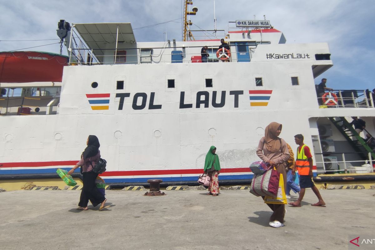 Tiga kapal bawa pemilir tiba di Pelabuhan Gorontalo
