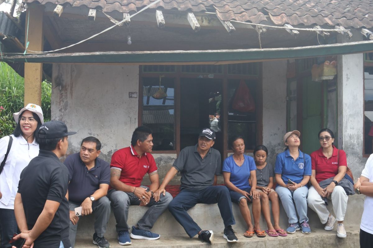 Tiga keluarga Bangli dapat bantuan bedah rumah dari Pemprov Bali