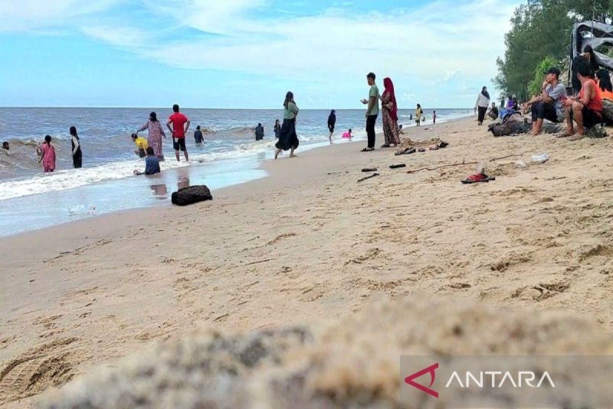 Pantai Ujung Pandaran masih paling diminati wisatawan