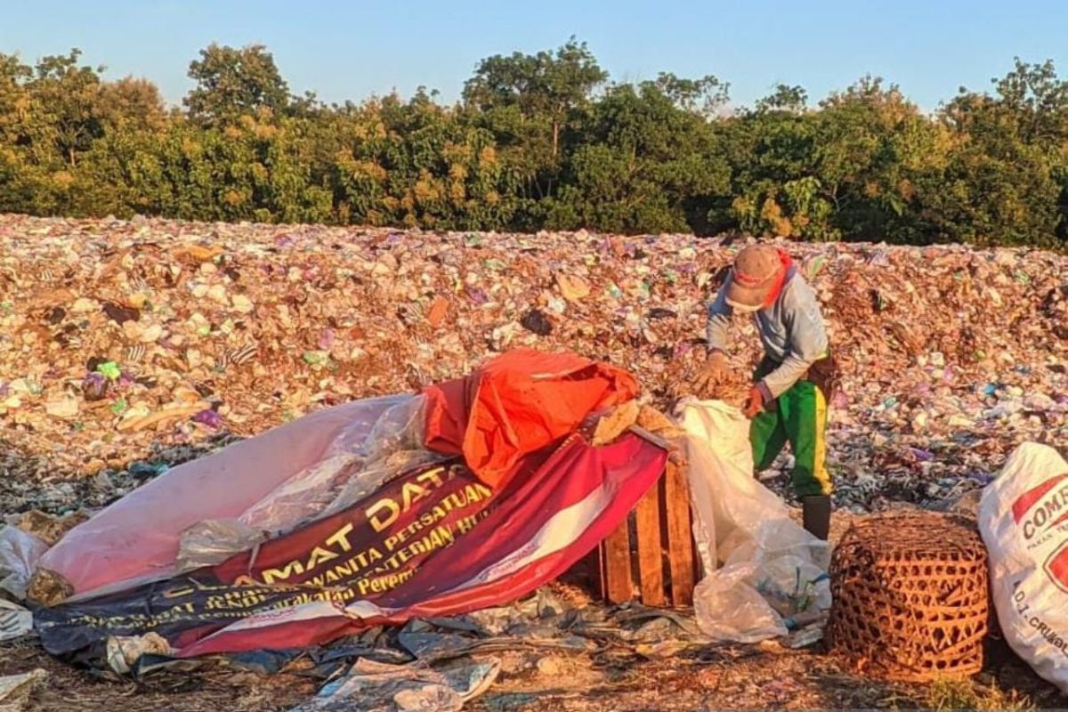 DLH Gunungkidul mengerahkan 48 armada angkut sampah saat Lebaran