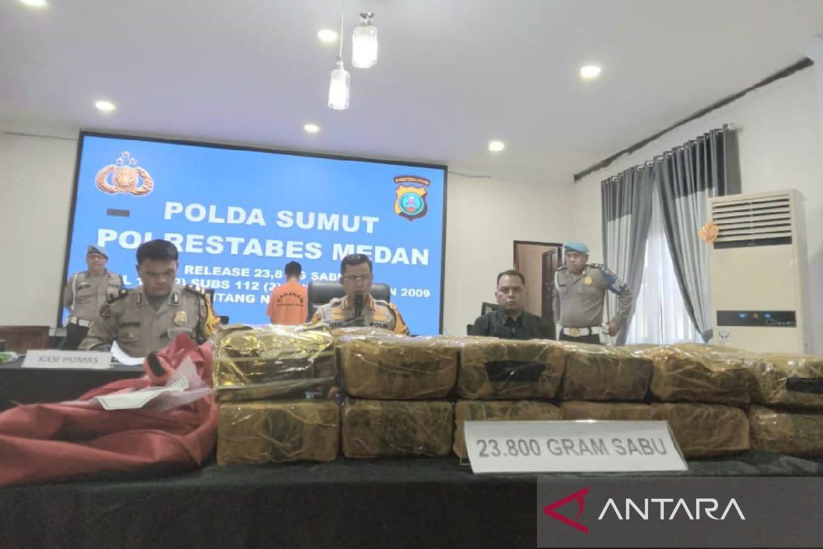 Polrestabes Medan tangkap kurir 23,8 kg sabu-sabu asal Malaysia