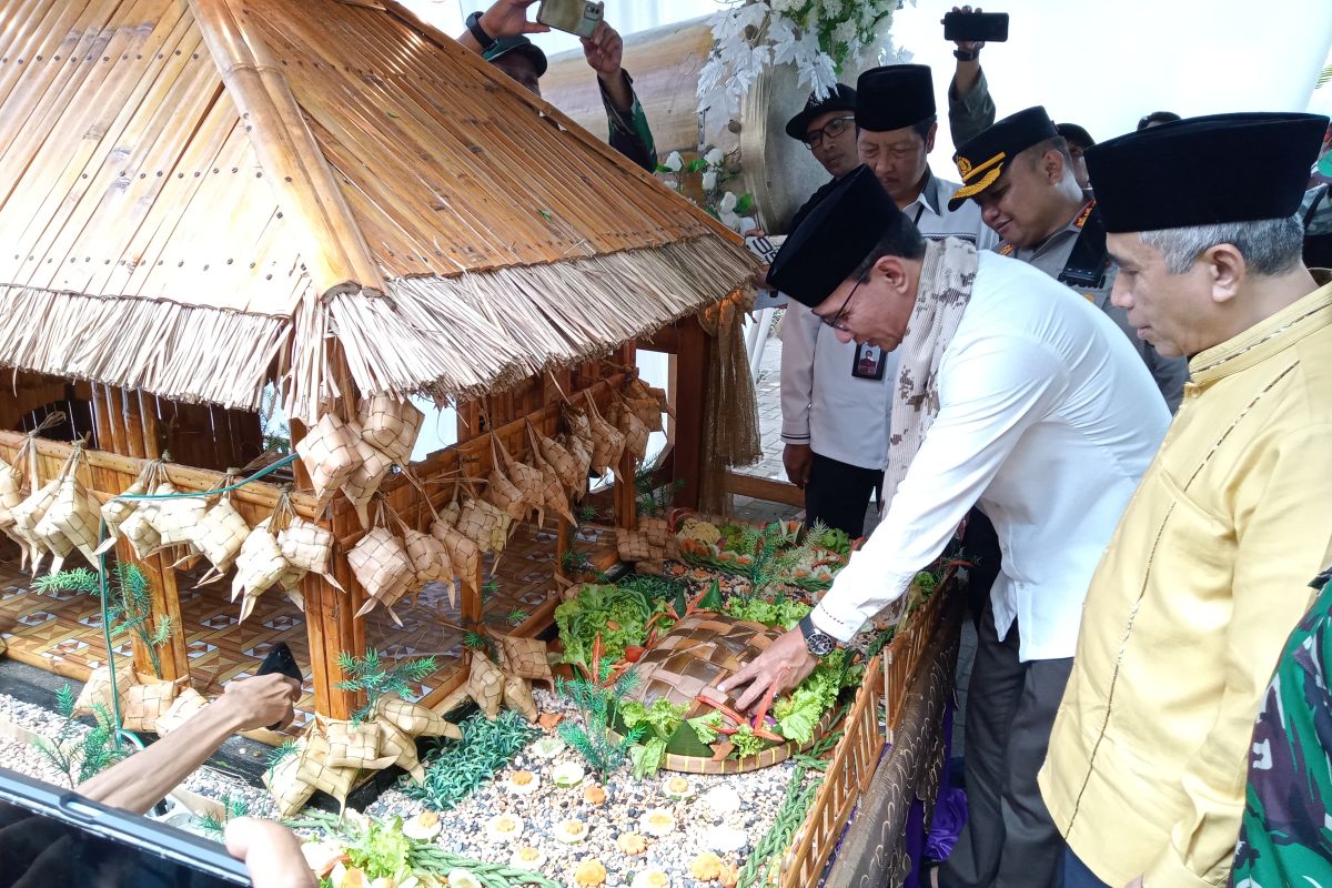 Warga Mataram diimbau waspadai cuaca ekstrem saat Lebaran Topat