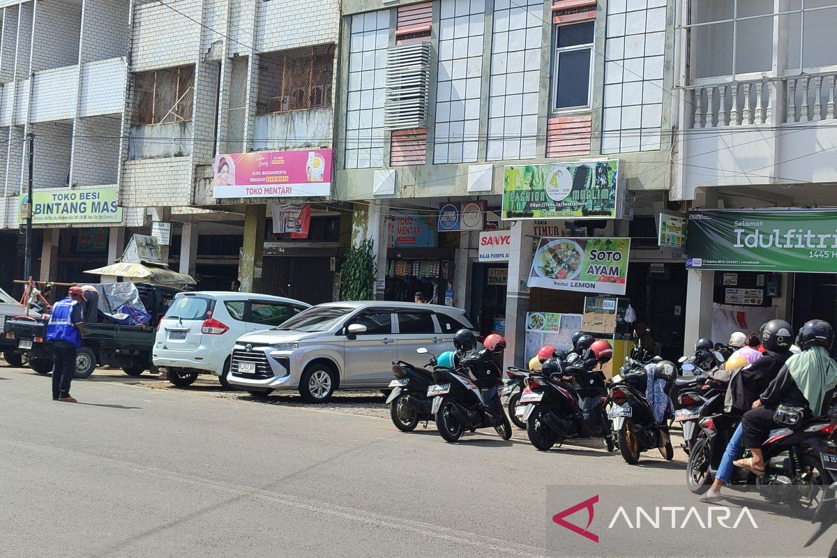 Juru parkir di Bengkulu wajib berikan karcis ke pengendara