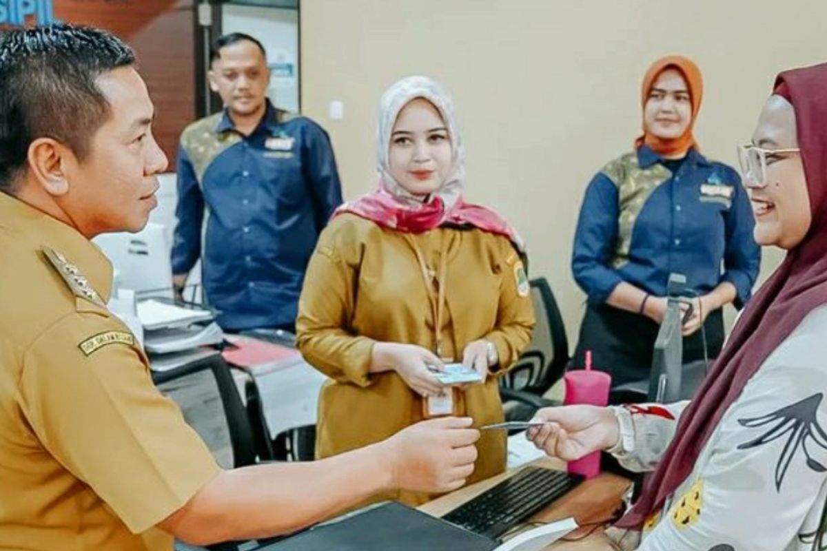 Bupati Karawang pastikan pelayanan publik berjalan maksimal pascalibur Lebaran