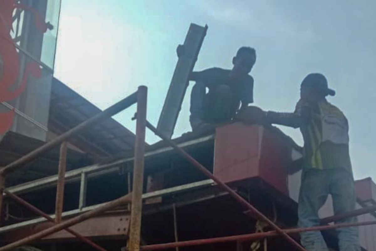 Pemkot Jakut: Perbaikan JPO Marunda yang rusak masih berlangsung