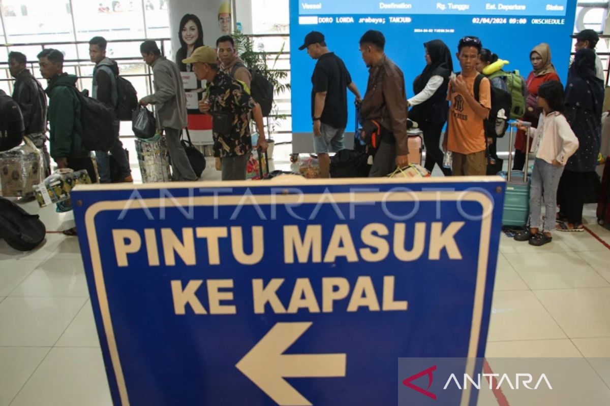 Arus balik penumpang di Pelabuhan Makassar tembus 40 ribuan