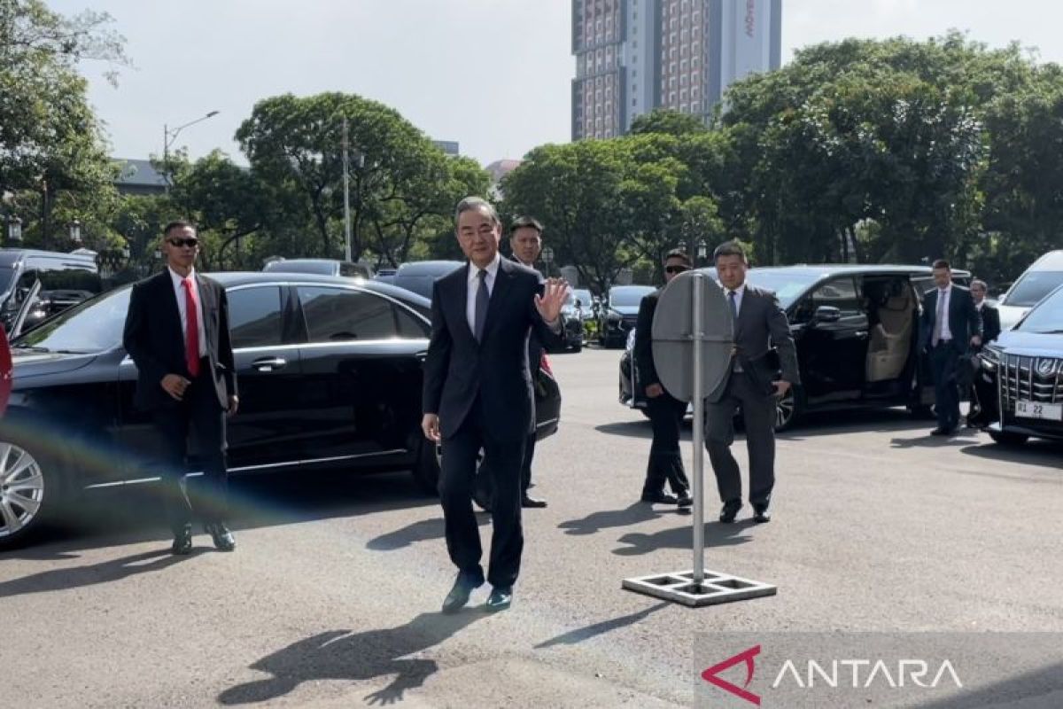 Menlu China Wang Yi menemui Presiden Jokowi di istana Kepresidenan Jakarta