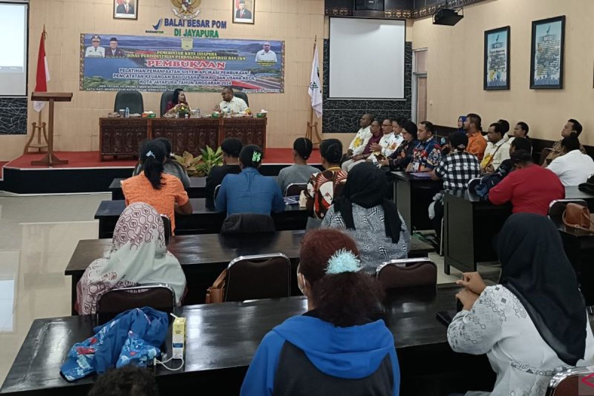 Disperindagkop Jayapura latih 50 pencatat sistem keuangan