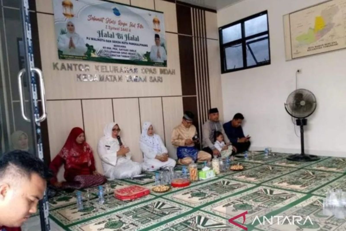Pj Wali Kota Pangkalpinang halal bihalal di bersama pegawai Kelurahan Opas Indah