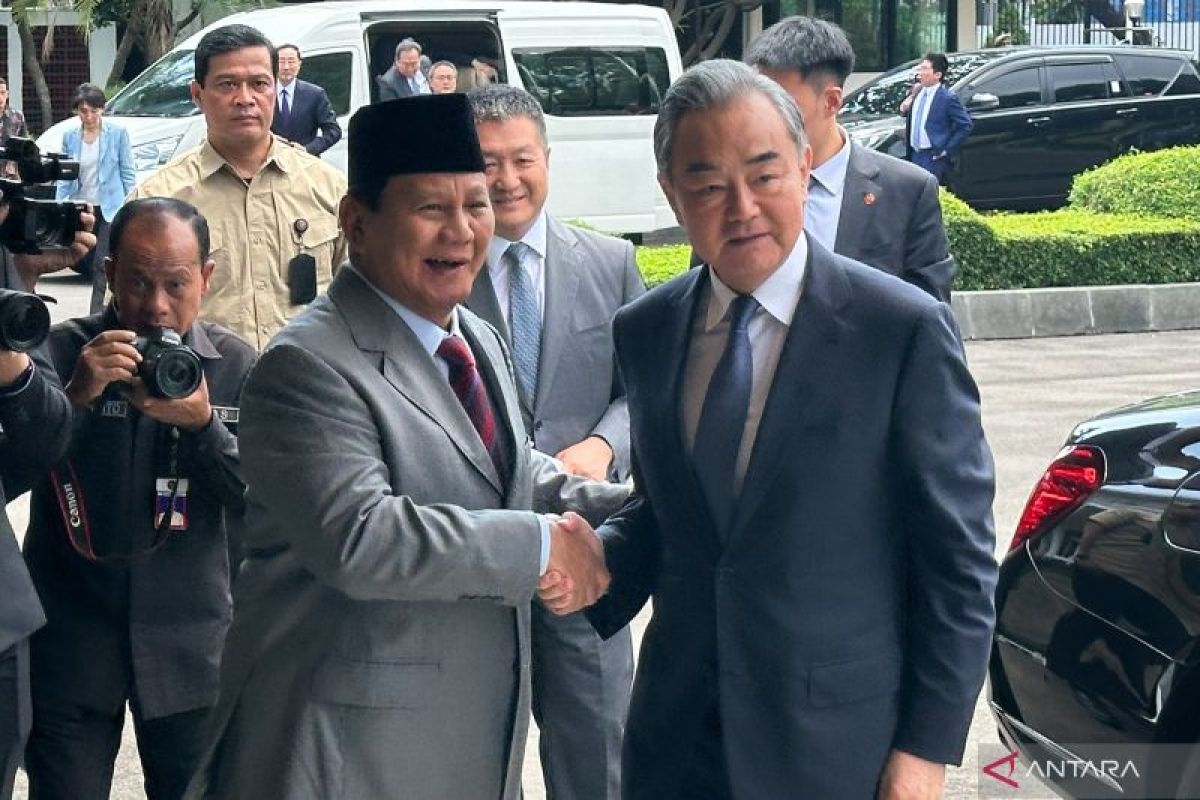 Prabowo menerima kunjungan Menlu China Wang Yi di Kantor Kemhan