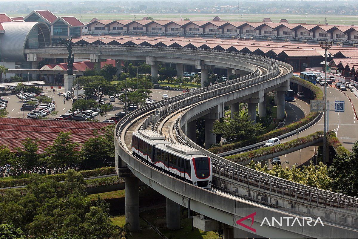Layanan skytrain di Bandara Soetta berhenti beroperasi sementara waktu