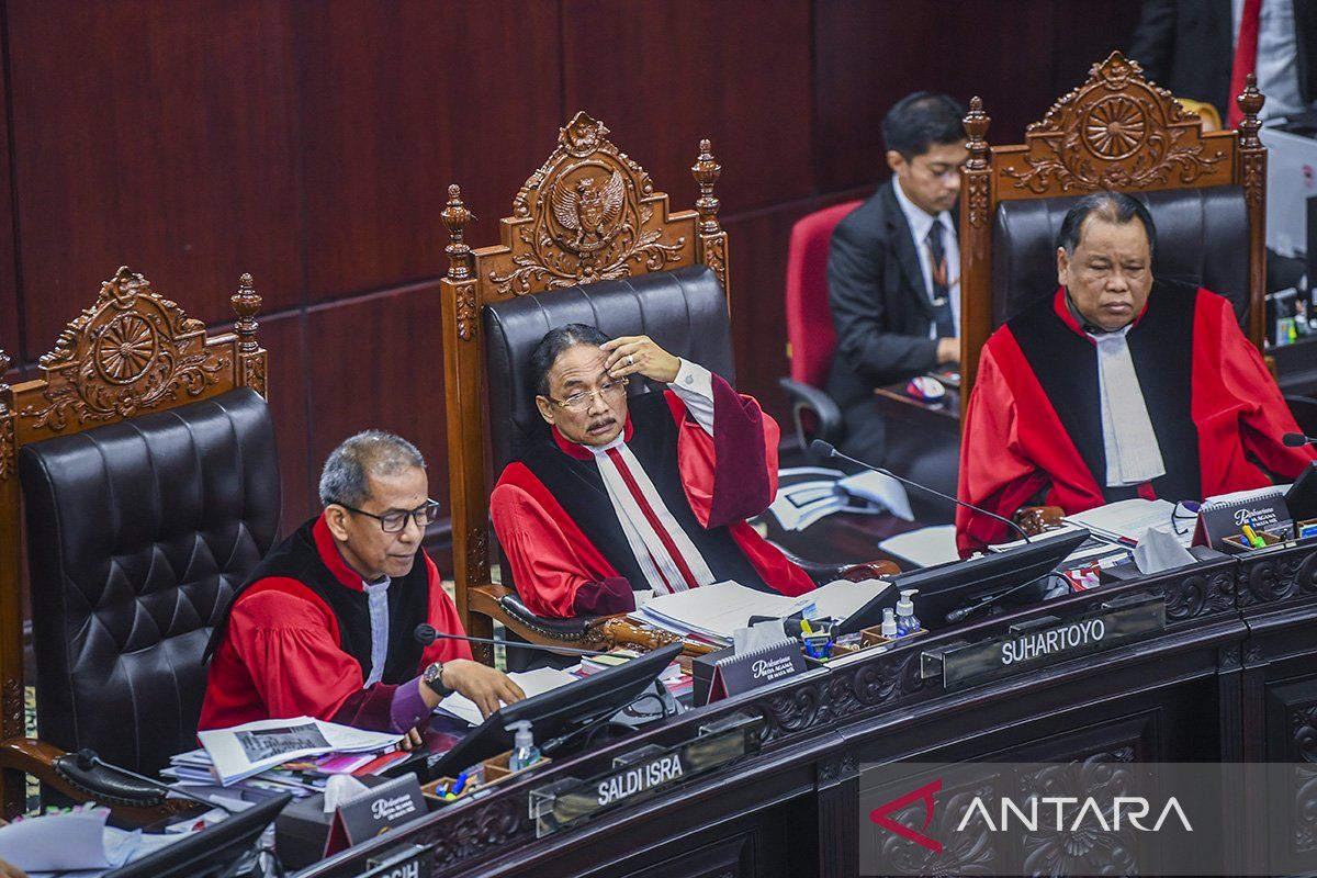 Anies-Muhaimin doakan Hakim MK baca putusan sengketa pilpres