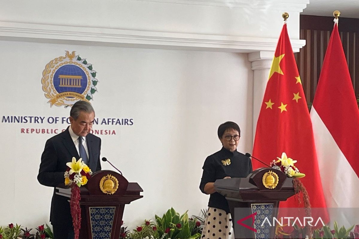 Kemitraan strategis tingkatkan kerja sama ekonomi Indonesia-Tiongkok: FM