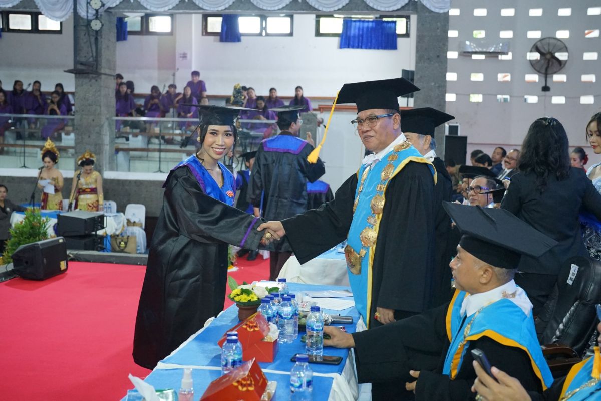 Undiksha Singaraja Bali wisudakan 775 lulusan