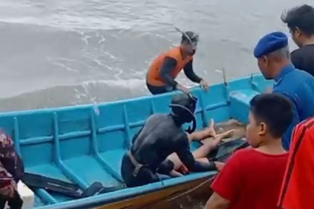 Tiga bocah tergulung ombah Pantai Trenggalek, satu tak terselamatkan