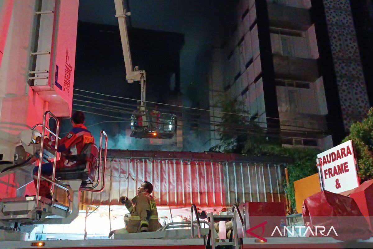 Api yang membakar ruko di Mampang Jakarta telah padam