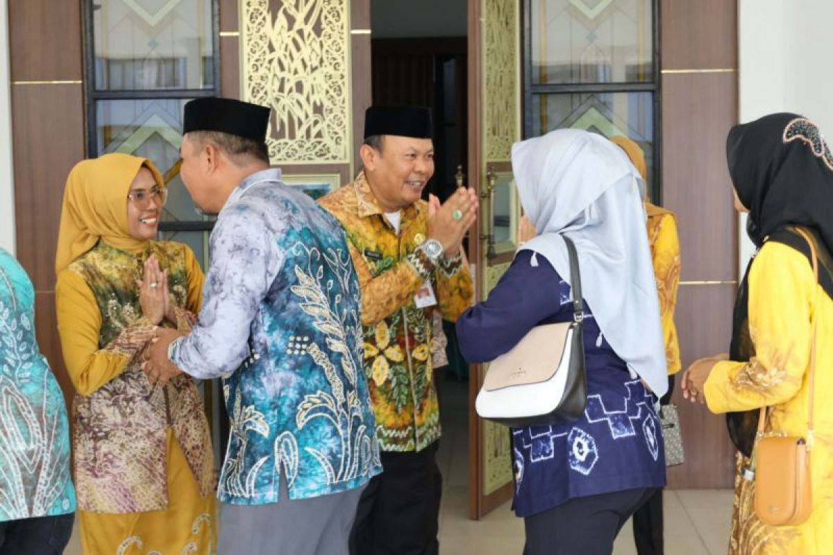 Mujiyat minta aparatur tingkatkan semangat kerja dan pelayanan