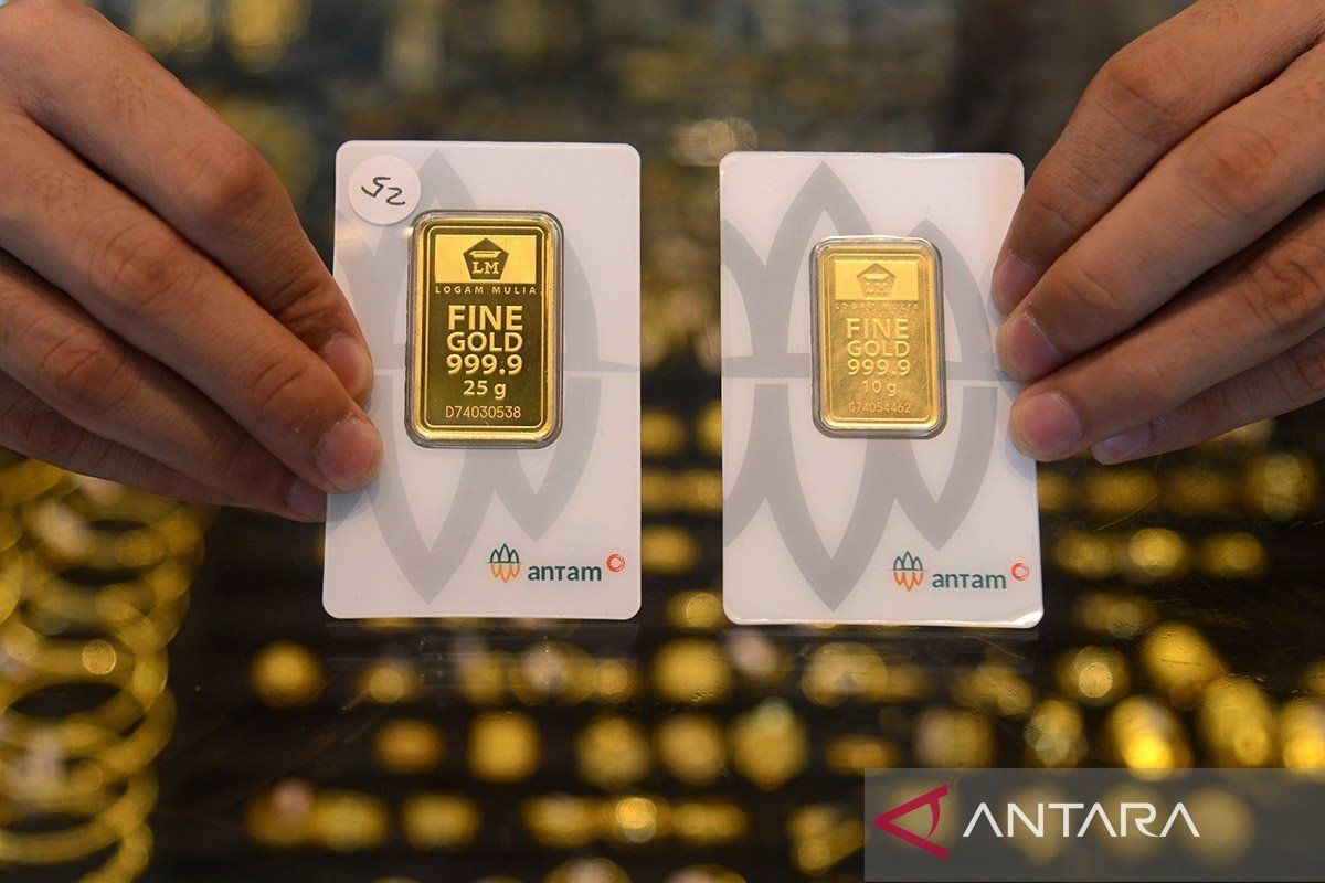Harga emas Antam turun lagi jadi Rp1,319 juta per gram
