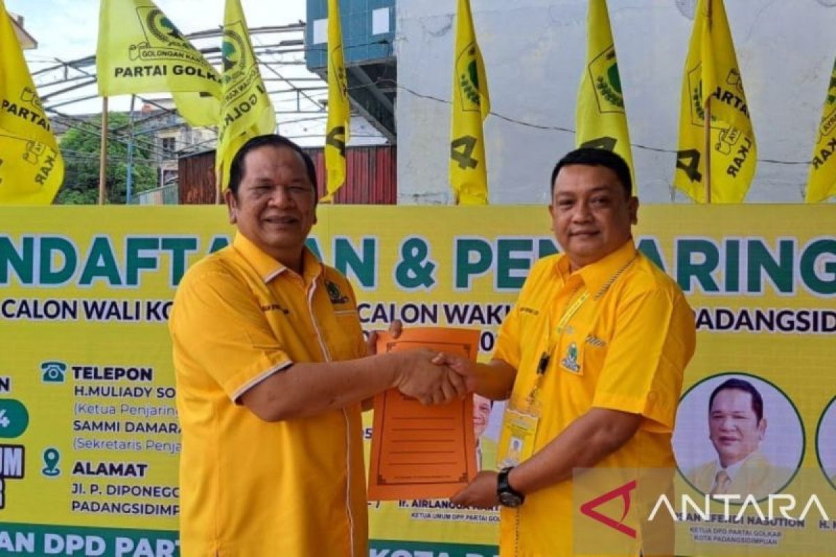 Maju di Pilkada 2024, mantan Wali Kota Padangsidimpuan ambil Formulir ke Partai Golkar