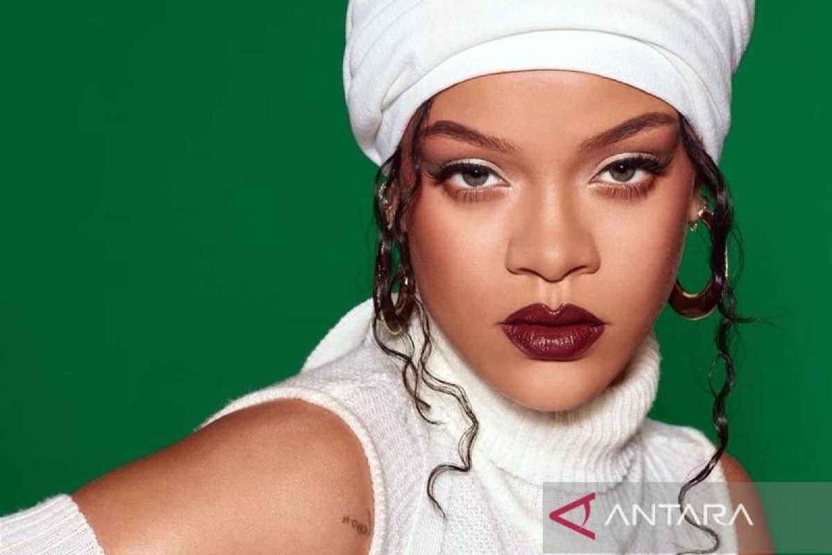 Rihanna ungkap sedang kerjakan lagu untuk album barunya