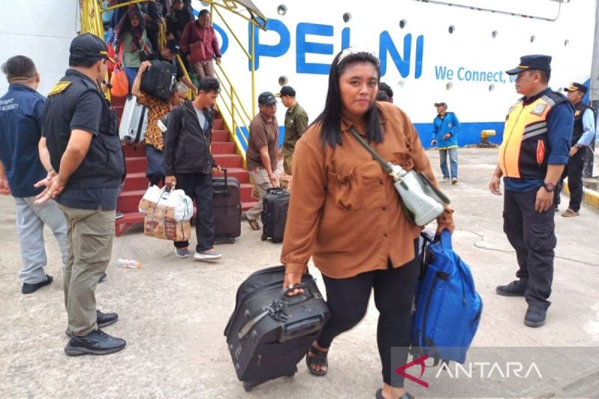 Puncak arus balik di Pelabuhan Sampit, penumpang turun capai 1.557 orang