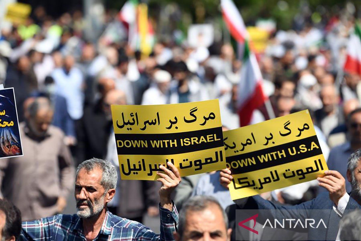 Trump mengancam serang Iran jika demonstran dibunuh