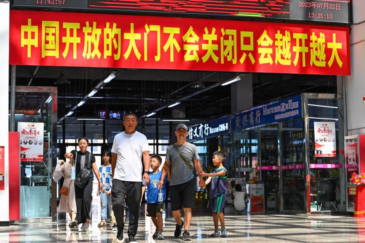 Nilai perdagangan luar negeri Xinjiang  naik 42,7 persen pada Q1 2024