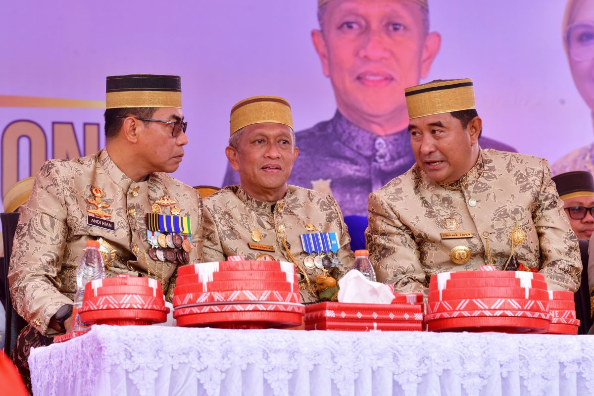 Pj Gubernur dan Kapolda Sulsel hadiri prosesi Mattompang Arajang di Bone