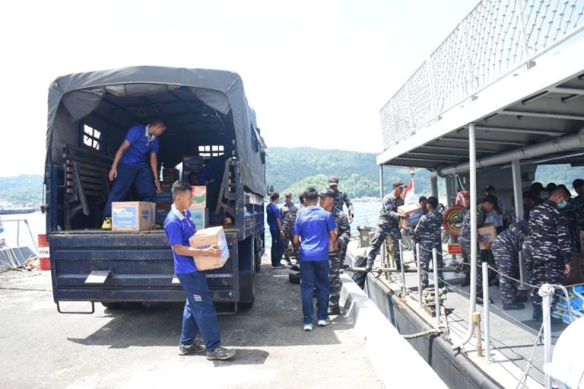 TNI AU Peduli, kirimkan bantuan logistik masyarakat terdampak erupsi Gunung Ruang