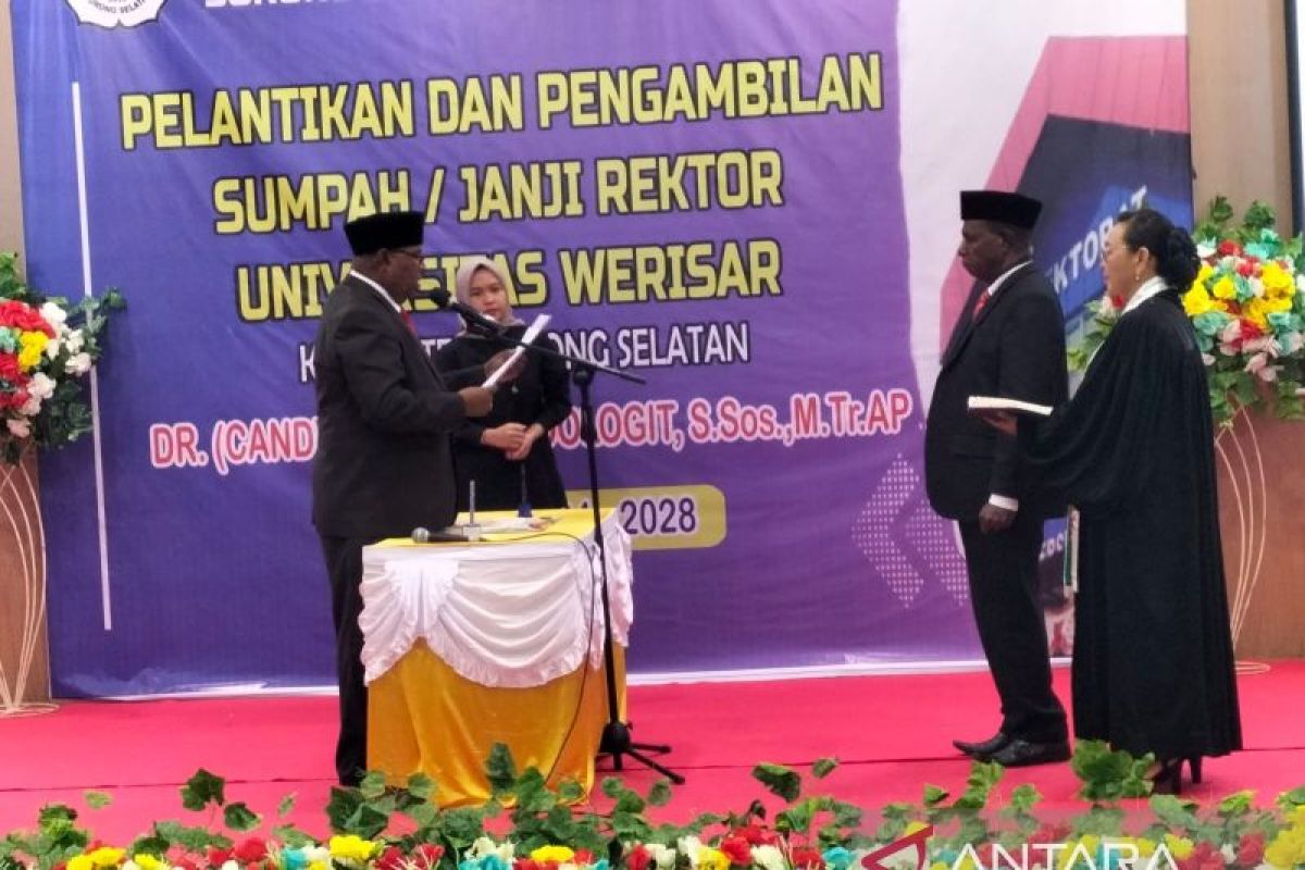 Bupati Sorsel lantik Yulian Kondologit sebagai Rektor Unsar