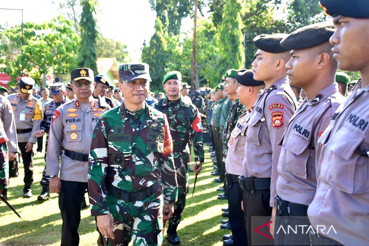 TNI dan Polri gelar pasukan pengamanan kunjungan Presiden di Gorontalo