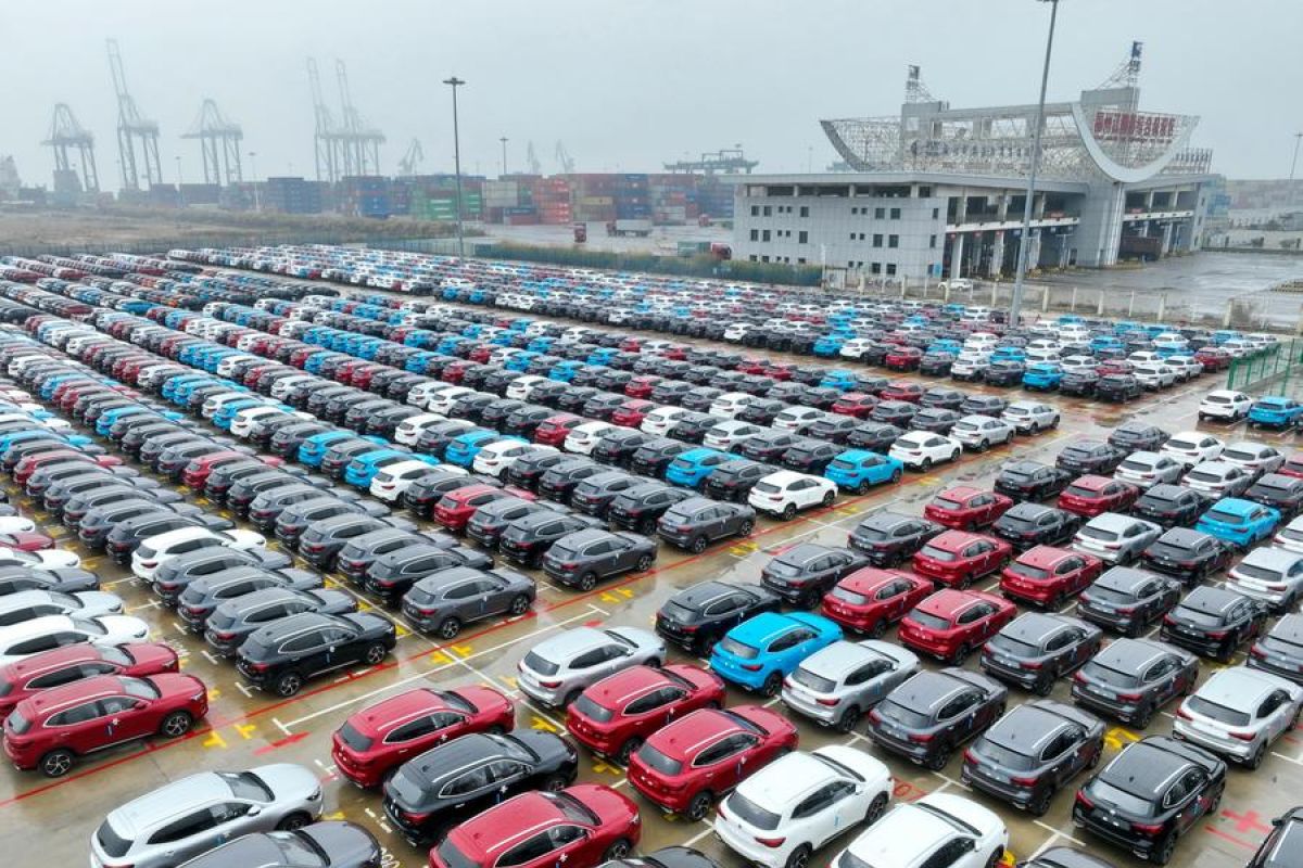 Ekspor mobil China melonjak 33,2 persen pada Q1 2024