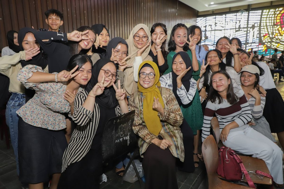 Wali Kota Pematangsiantar kabulkan keinginan pelajar untuk foto bersama