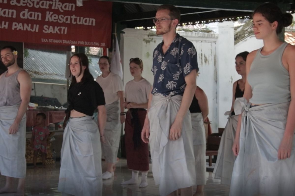 Pembina sanggar: Wisman di Buleleng menggemari belajar tari Bali