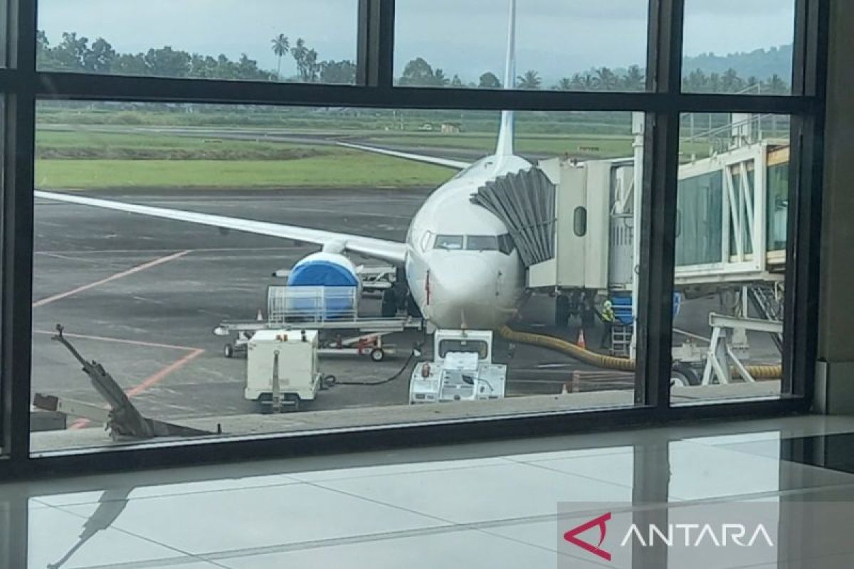 Manado airport extends closure until Monday due to Mt. Ruang eruption