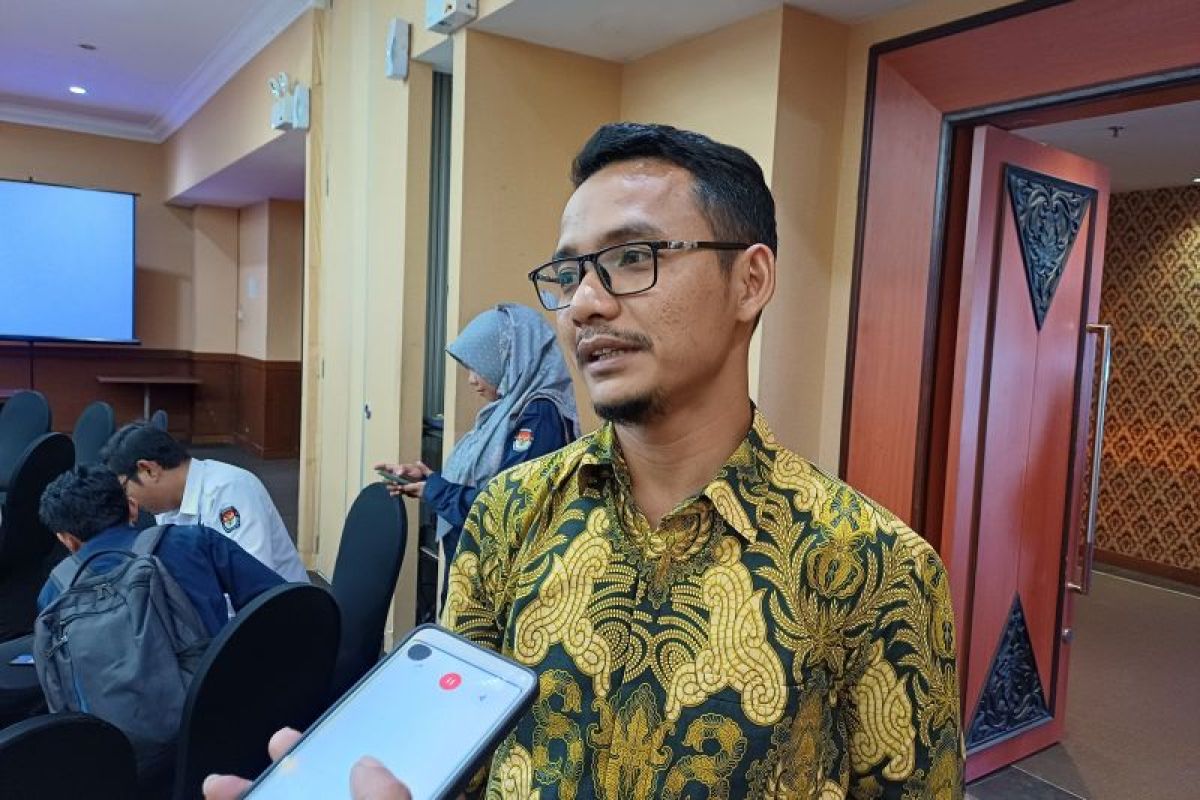 KPU Bintan sebut syarat dukungan minimal calon independen adalah 12.336 orang