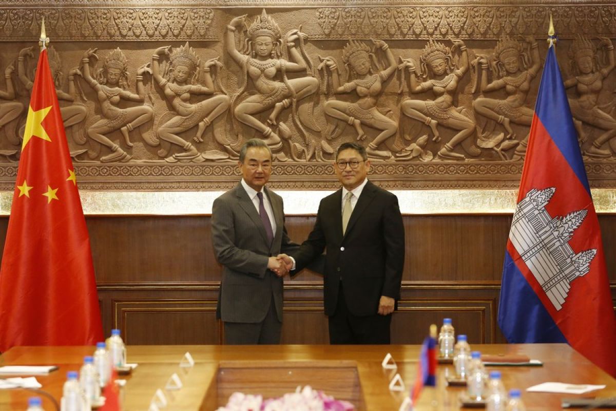 Wang Yi: China siap bekerja sama dengan Kamboja