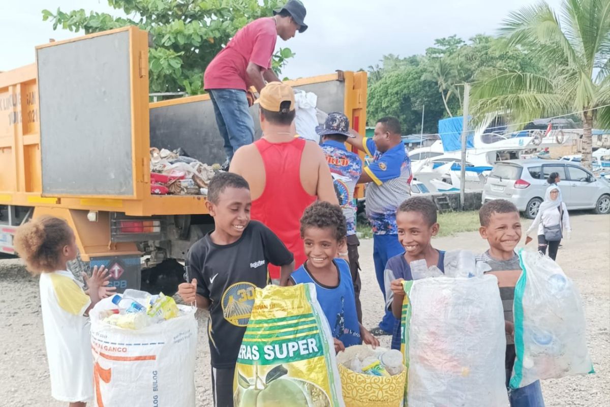 DLH Biak sebut sampah rumah tangga meningkat selepas libur Lebaran