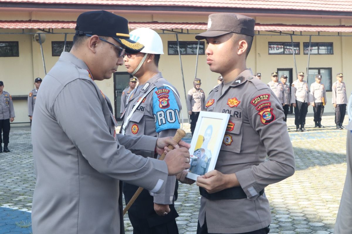 Polres Lampung Selatan pecat oknum polisi langgar kode etik