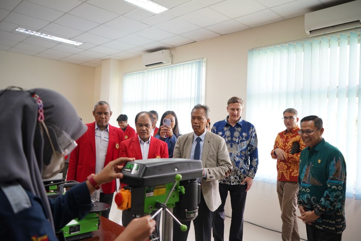 Unhas bersama USAID resmikan Maker Innovation Space